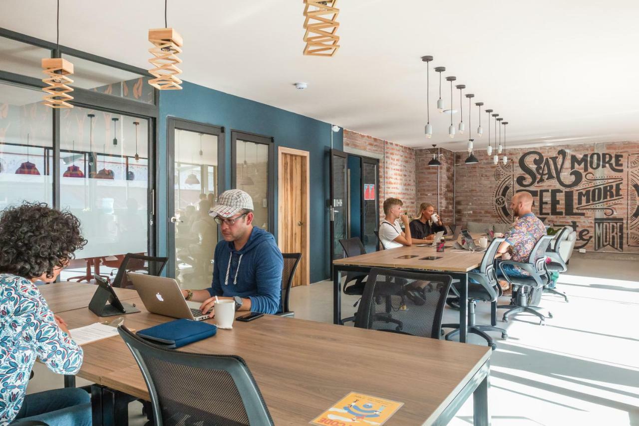 Socialtel Banos Hotel Eksteriør billede